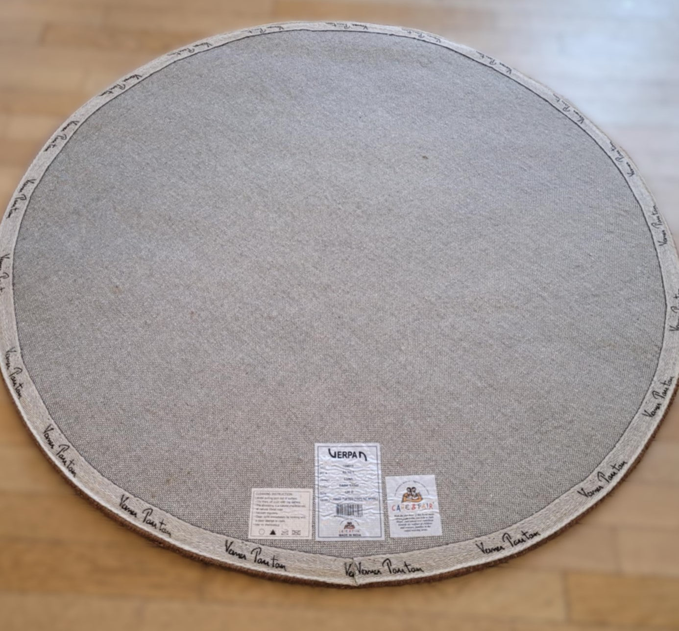 Verner Panton 1926-1998. Circular rug made of 100% New Zealand wool - no. 254789