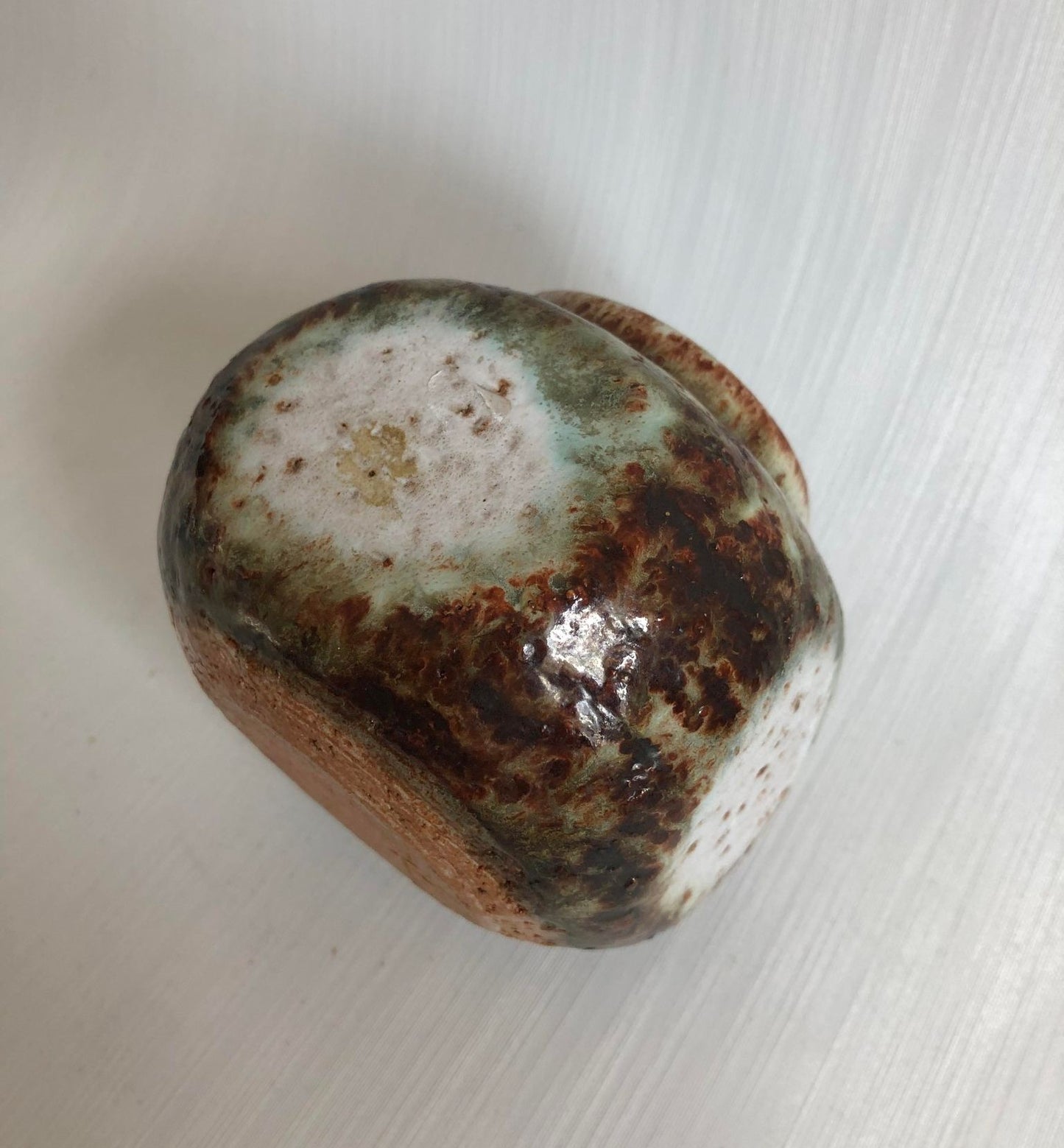 美しい小さな素朴な炻器の花瓶 - no. 0899