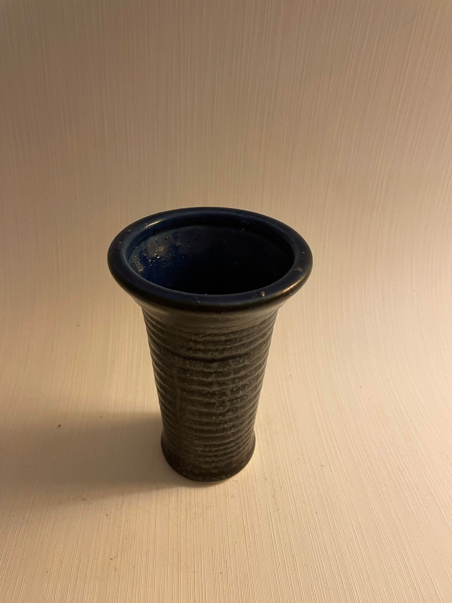 Beautiful little Aksinivase, design by Aksel Sigvald Nielsen Bornholm - no. 0112