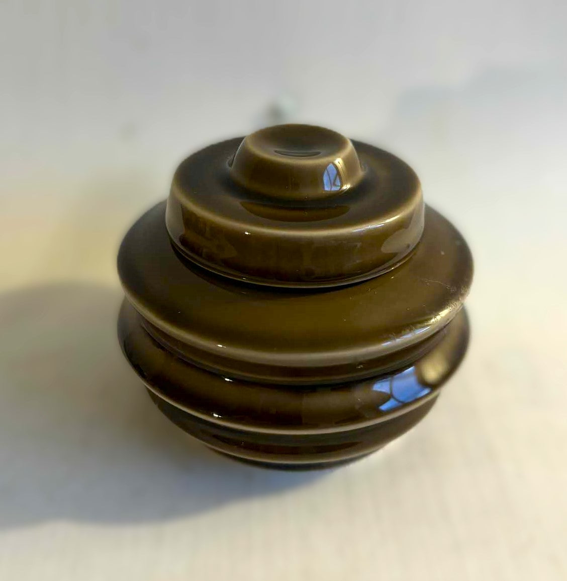 En sød krukke med låg designet af Marianne Nielsen for Kähler, 1970s - nr. 545745050