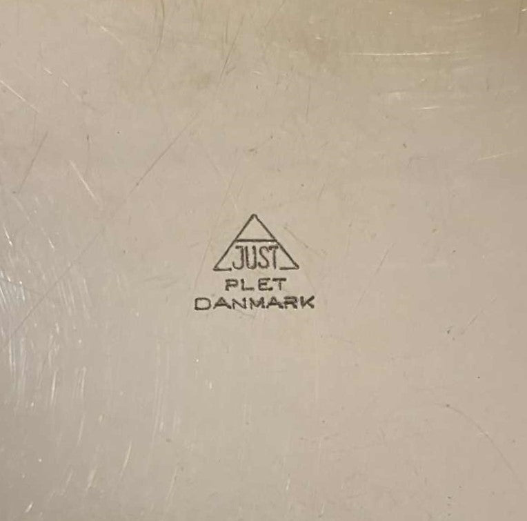 デンマークのジャスト・アンダーセンによる1920年代のアールデコ調銀メッキサービングプレート2枚