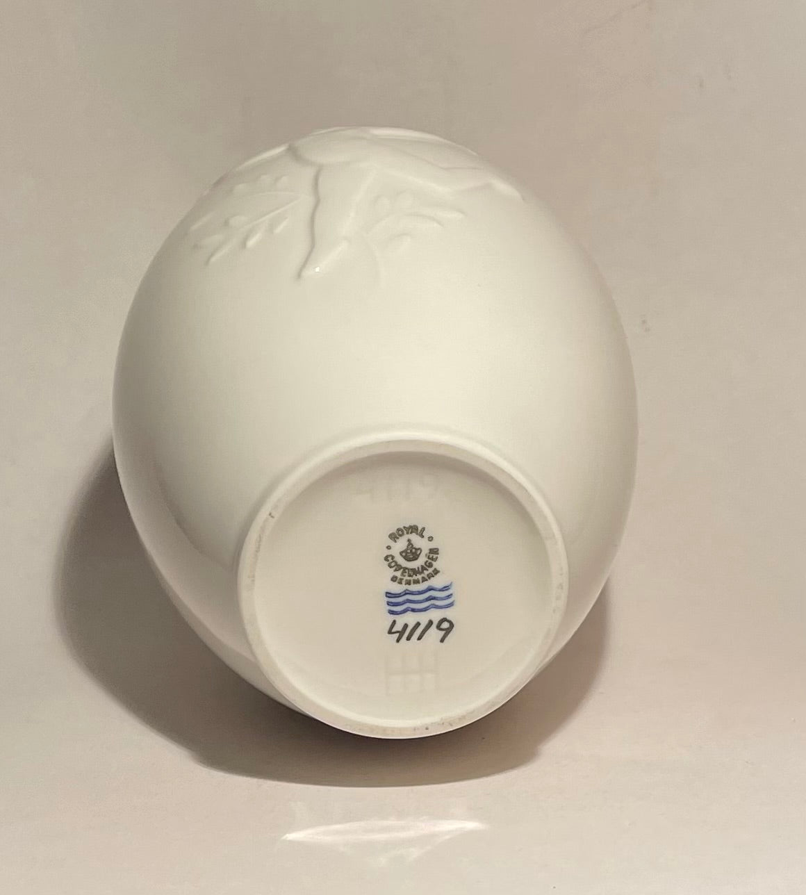 Flot Hans Henrik Hansen porcelæn vase fra Royal Copenhagen - nr. 01950