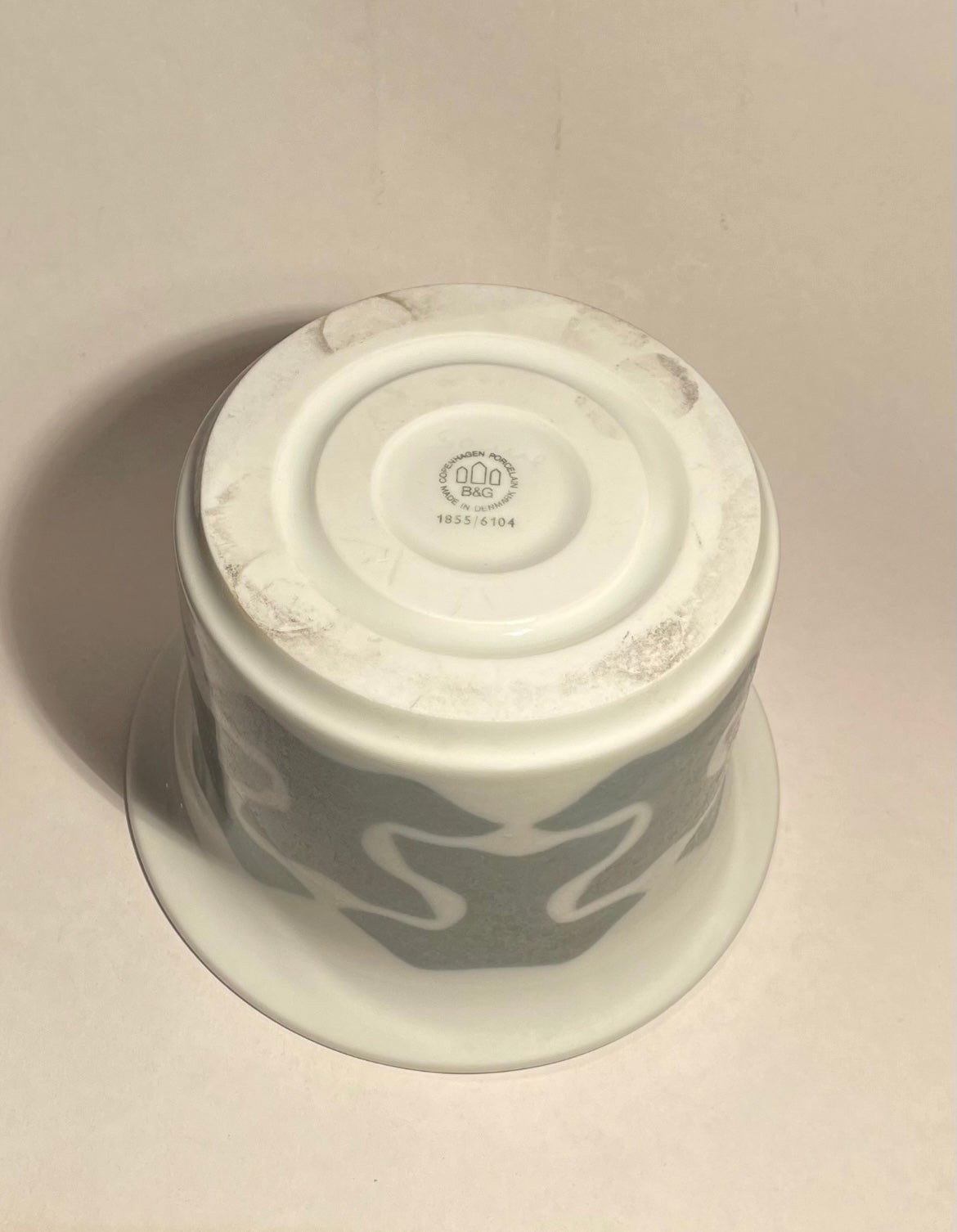 Beautiful Edith Sonne porcelain bowl from Bing and Grøndahl - no. 01997
