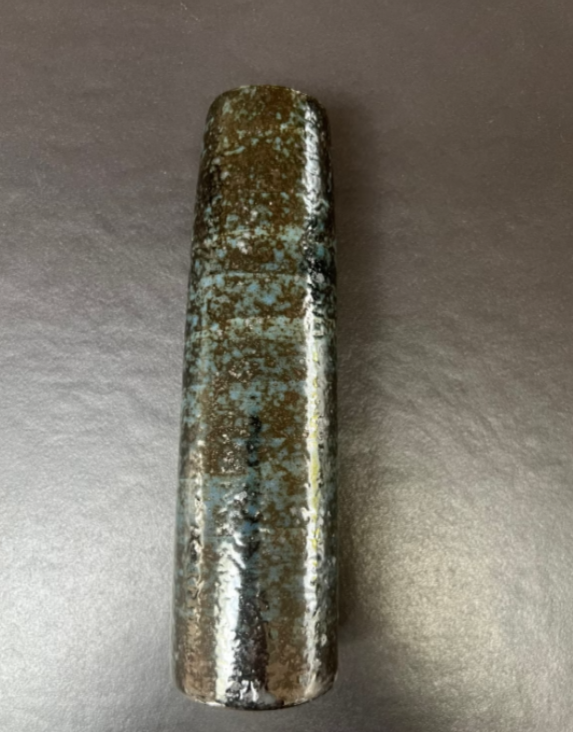 青黒のクラックル釉が施された美しく背が高くてスリムなパルシュースの花瓶、デンマーク、1960年代