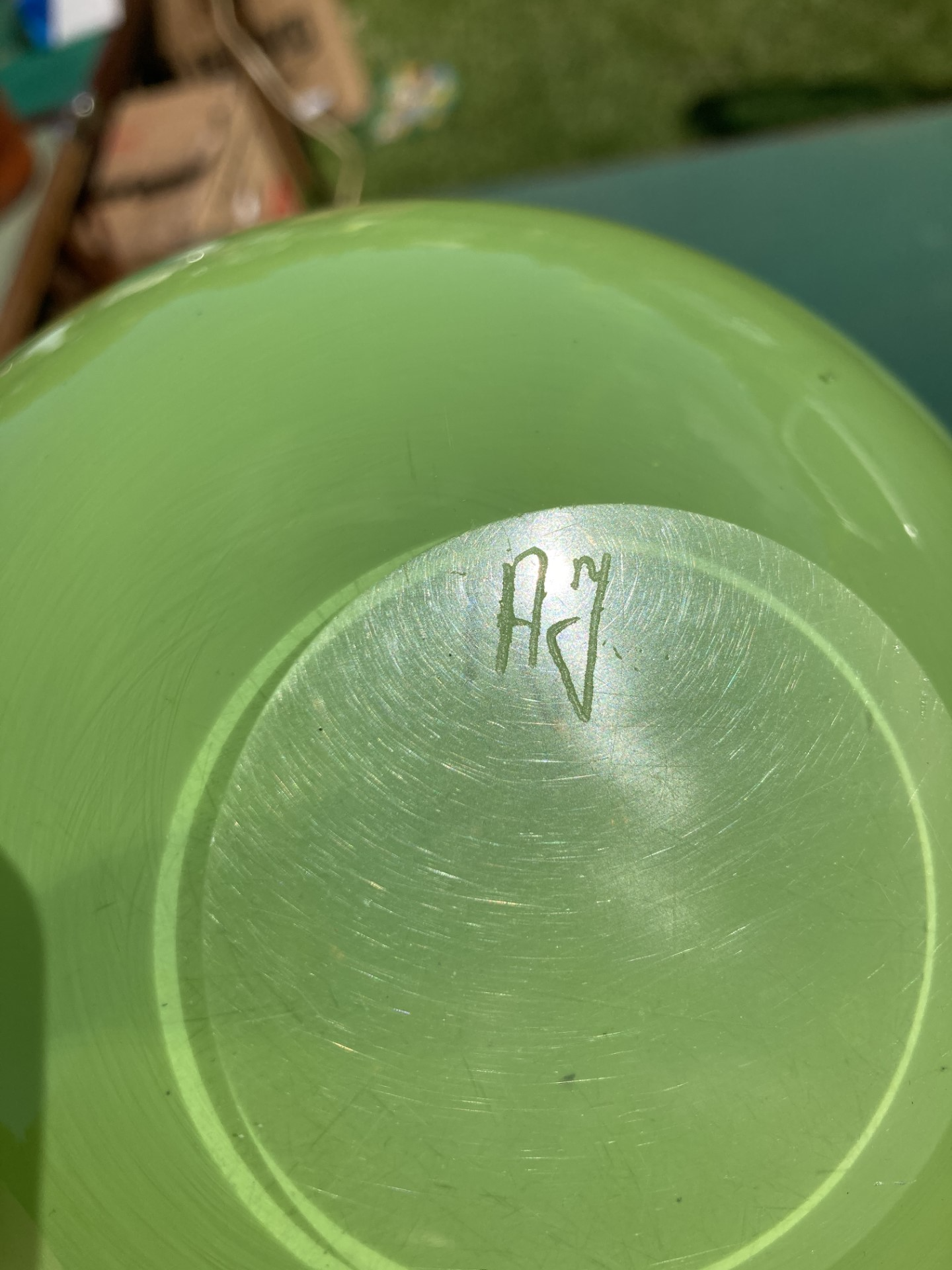 Flot glas æble, signeret AJ - nr. 0451