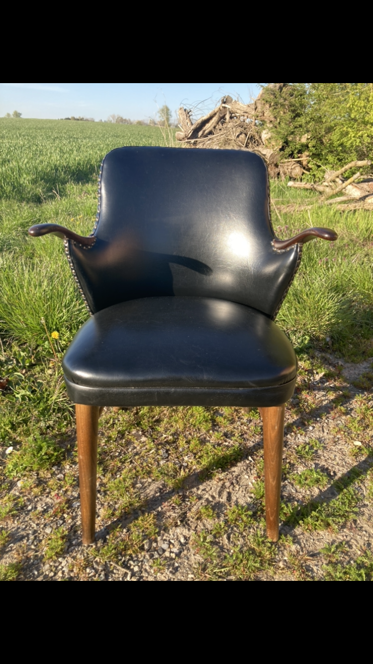 Flot stol med palisander armlæn - nr. 0501