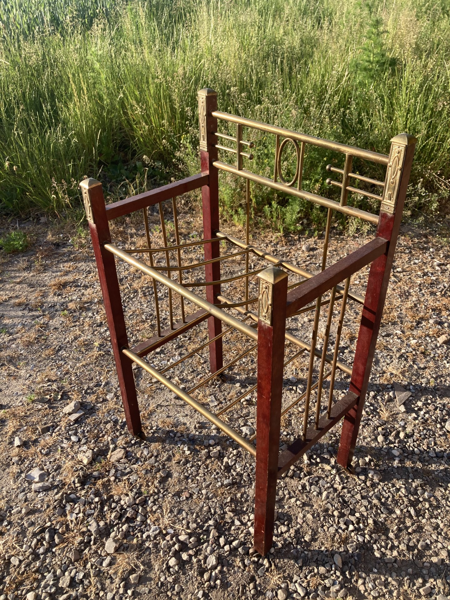 Beautiful magazine holder on wheels and brass - no. 0187