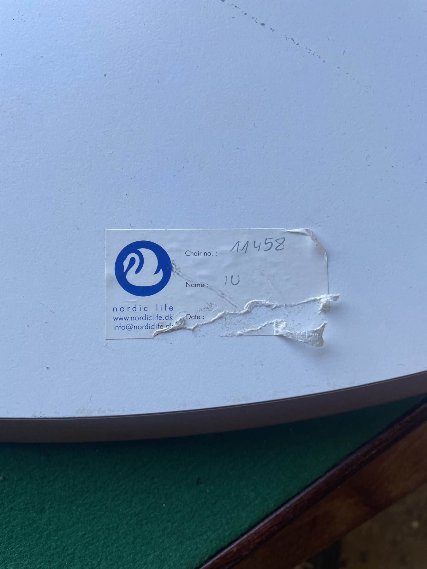 Flot rundt sofabord med laminat overflade - nr. 100400