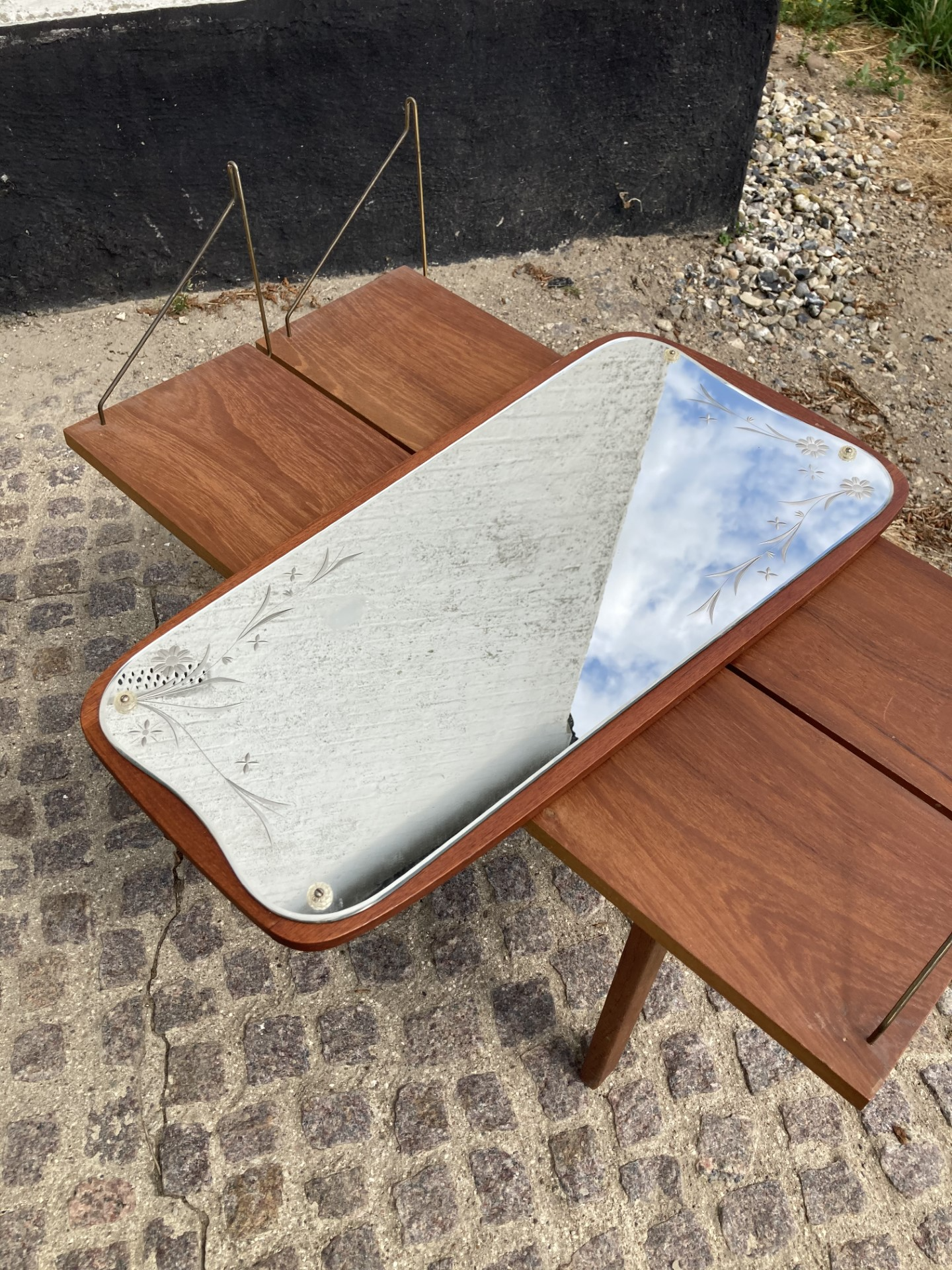 Beautiful teak mirror - no. 0220