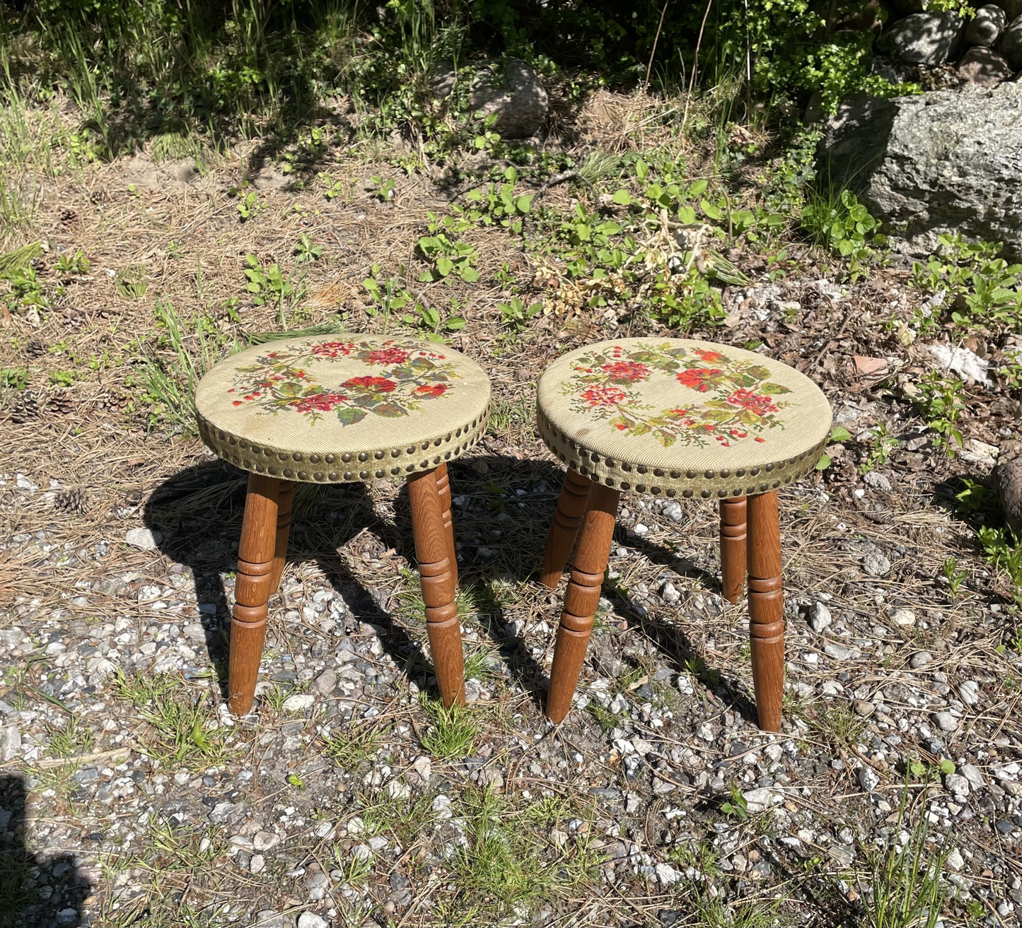 2 stools in Henry Kjærnulf style with oak legs - no. 150625