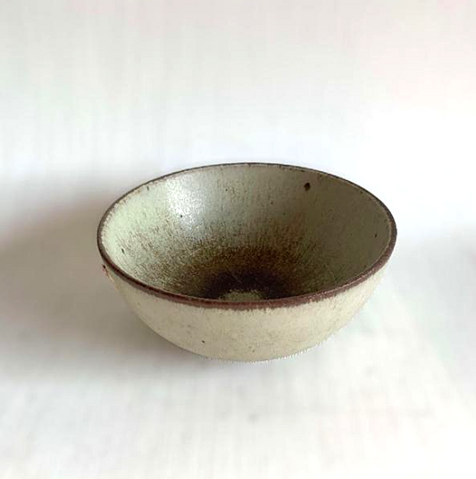 Palshus stentøjssæt med skål og vase, udført i Chamotte stil, Danmark 1960erne