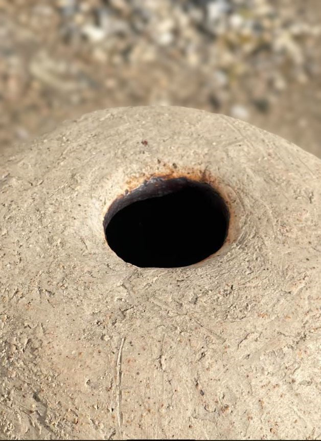 Beautiful rustic stoneware vase, signed Ruth 1979 - no. 09015