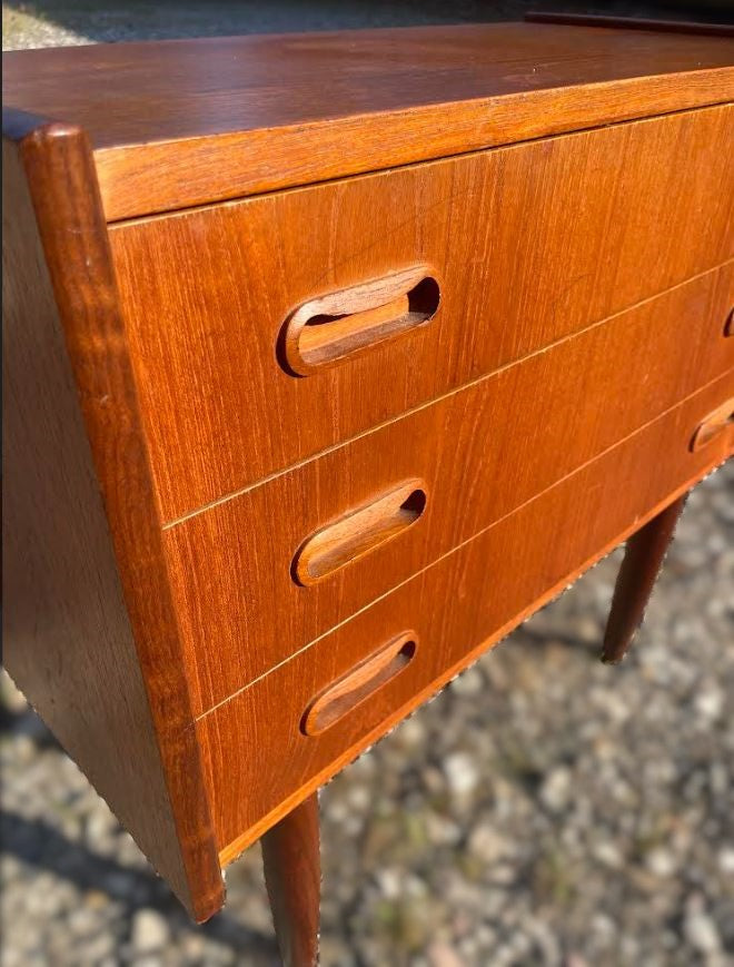 Flot teak kommode - nr. 09011