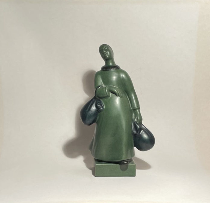 Flot Georg Thylstrup (1884-1930) keramik figur fra P. Ipensens Enke - nr. 01389