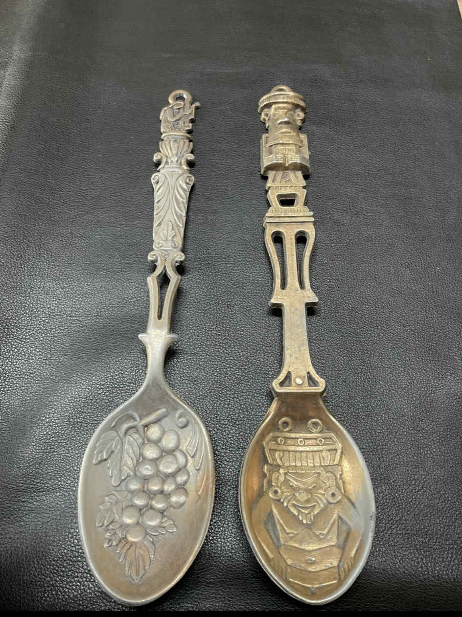 2 vintage handmade decorative brass spoons from the 1970s - no. 598987464