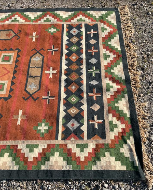 Beautiful and well-maintained Kilim carpet - no. 07070