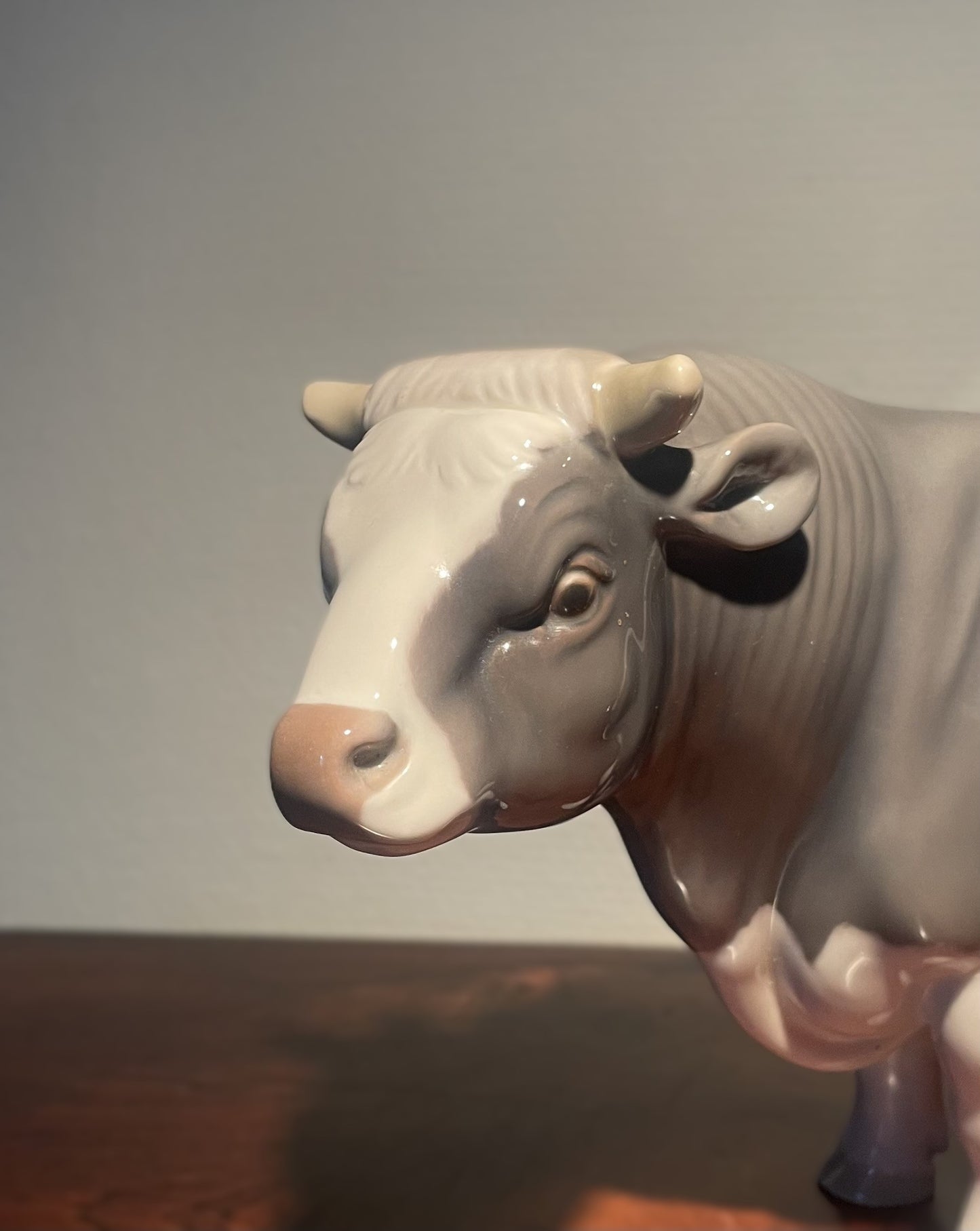 Impressive porcelain bull by Sveistrup Madsen – Bing & Grondahl no. 2121 - no. 1455551