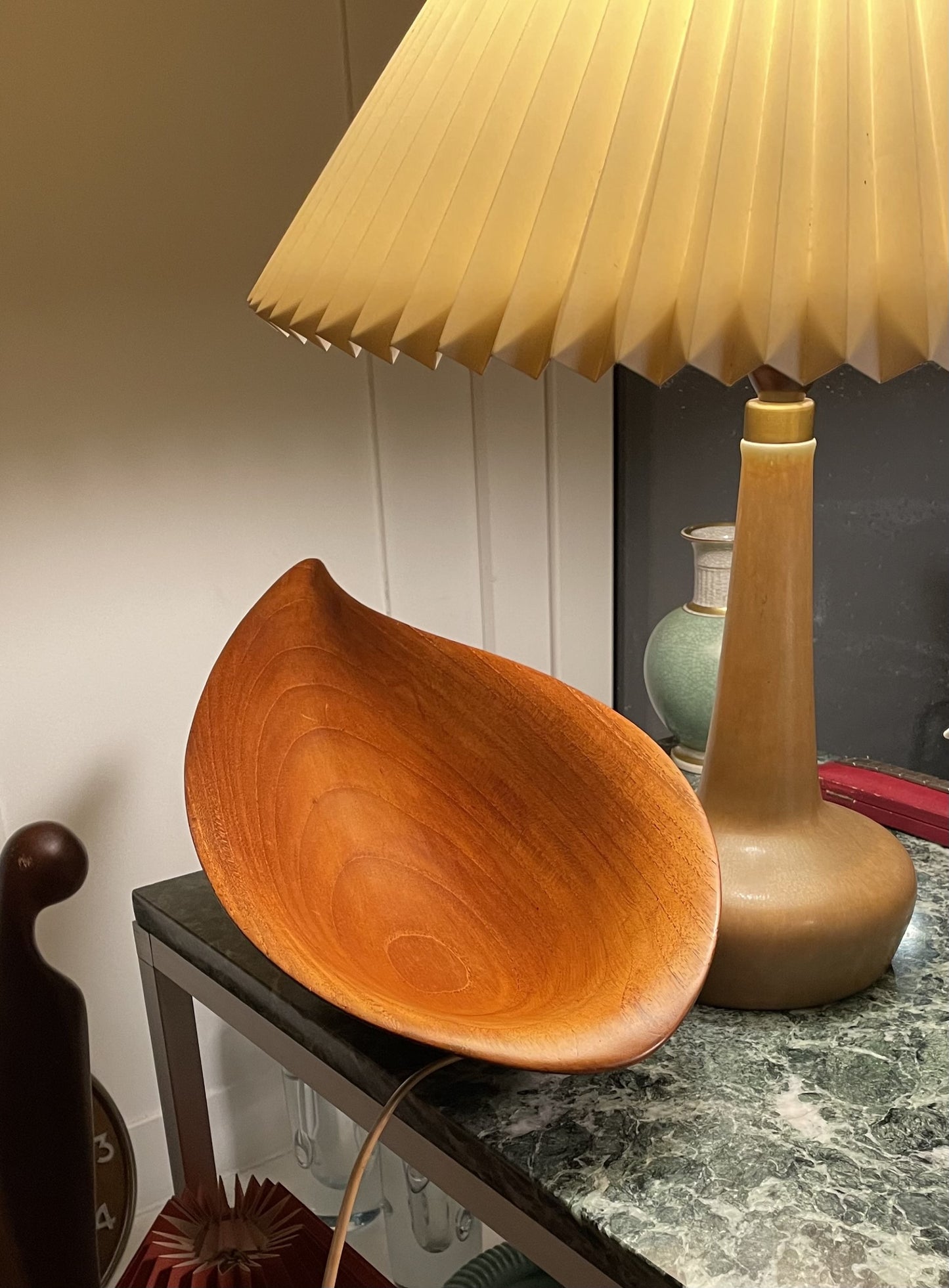 Poul Knudsen (1933 - 2006), nice organically shaped bowl of solid teak - no. 011003