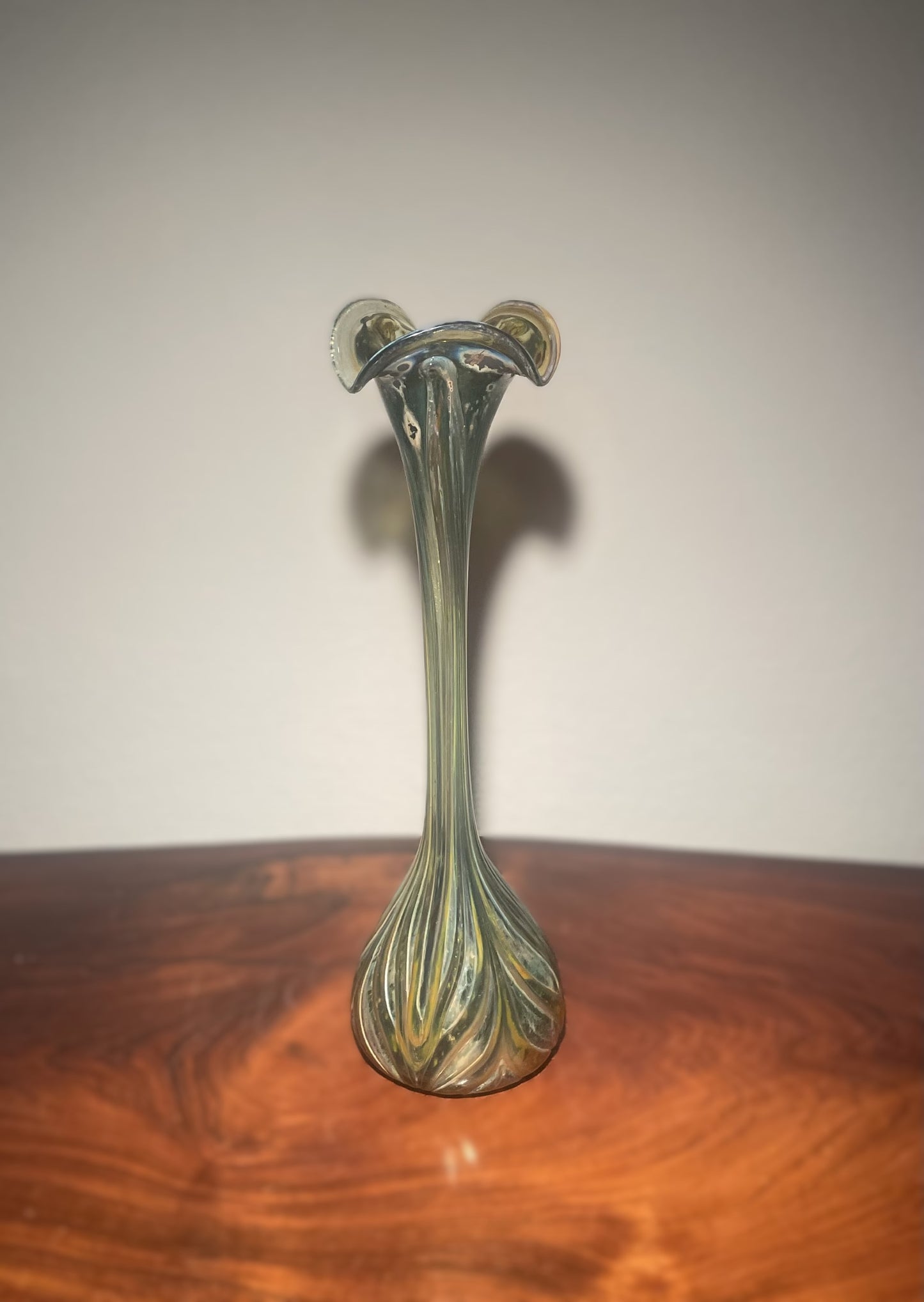 Václav Štěpánek design – Jelzett glasvase i Loetz-stil - nr. 09764439h