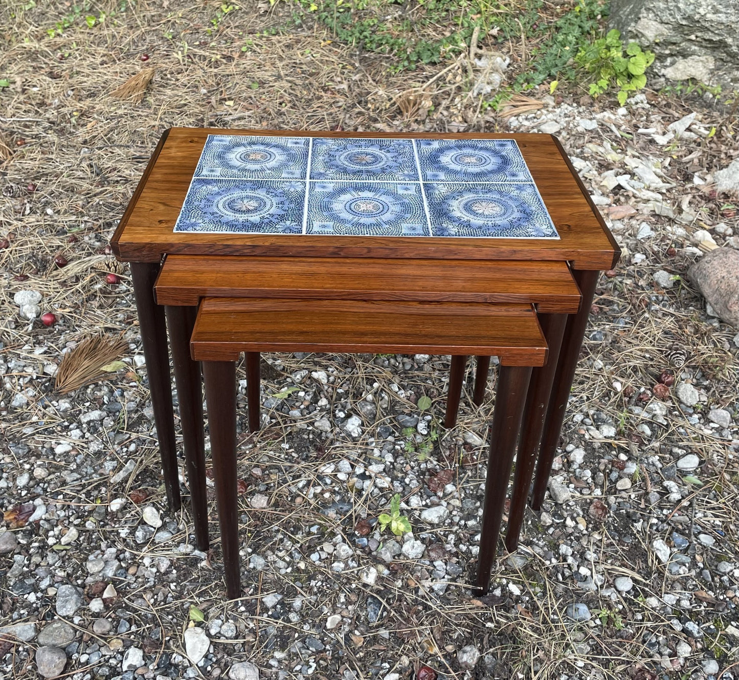 Elegant rosewood nesting table with tiles - Danish design classic - no. 0125478885