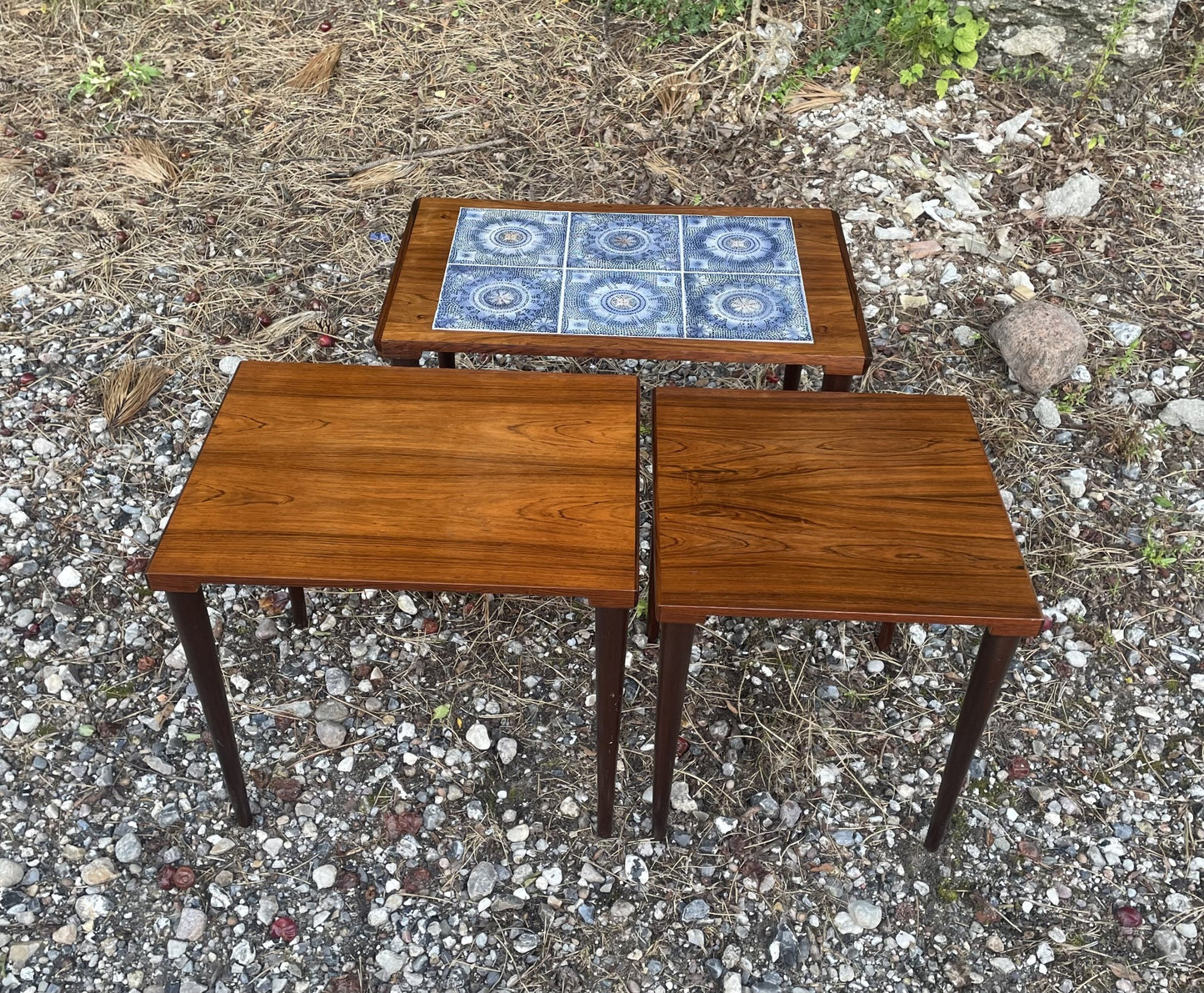 Elegant rosewood nesting table with tiles - Danish design classic - no. 0125478885