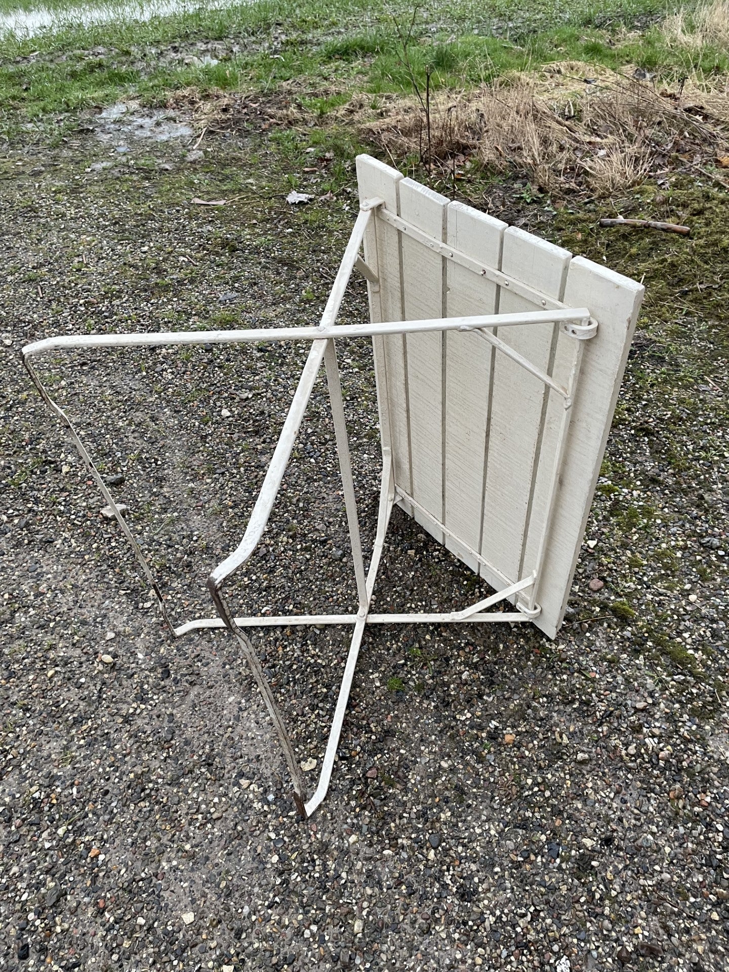 Beautiful garden table with iron frame - no. 011815