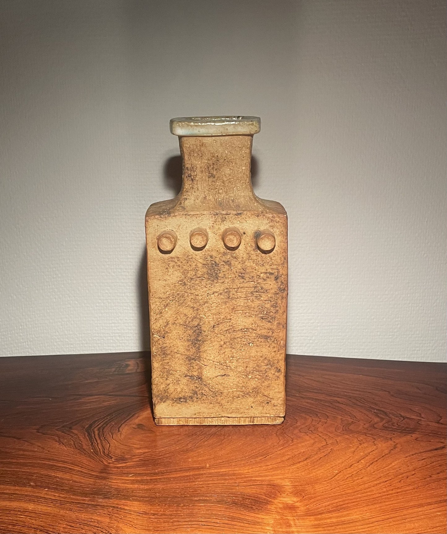 Beautiful stoneware vase by Curt M Addin, Sweden - no. 022010