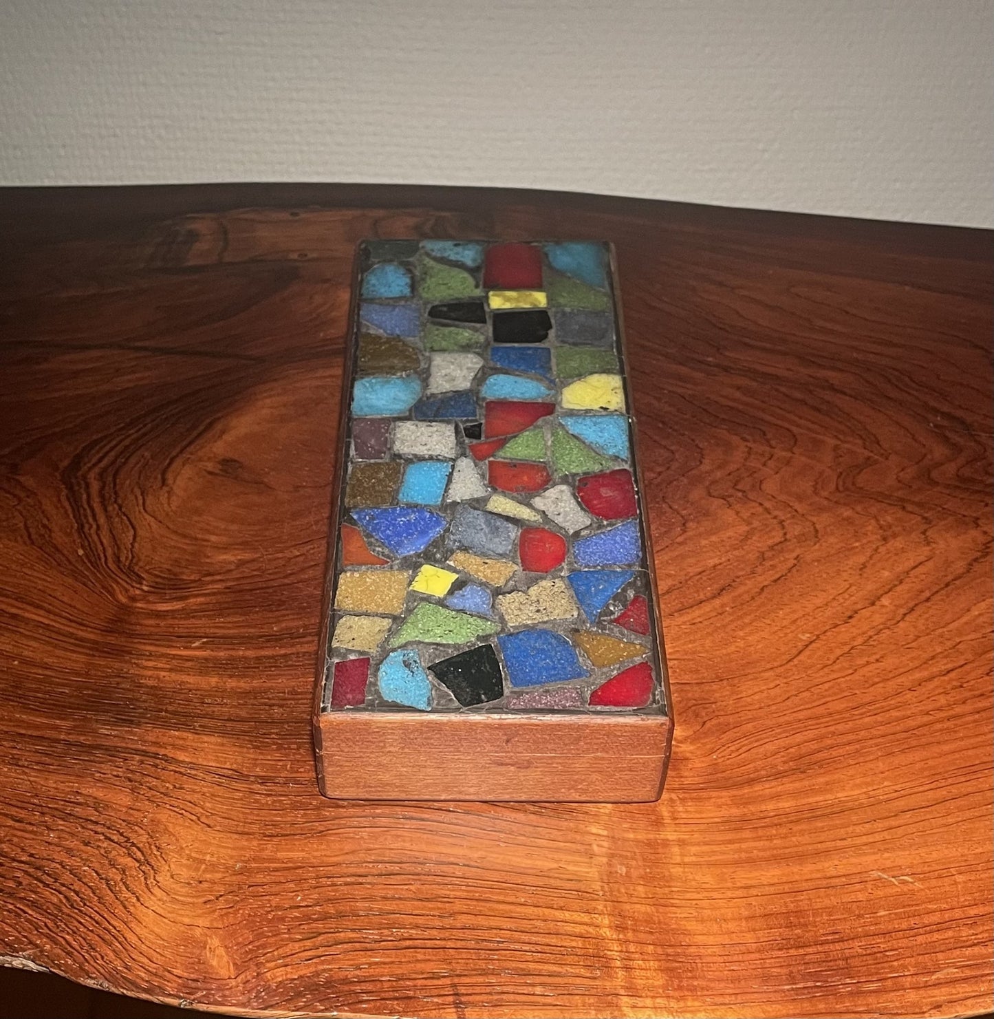 Flot mosaik box udført i teak - nr. 023000