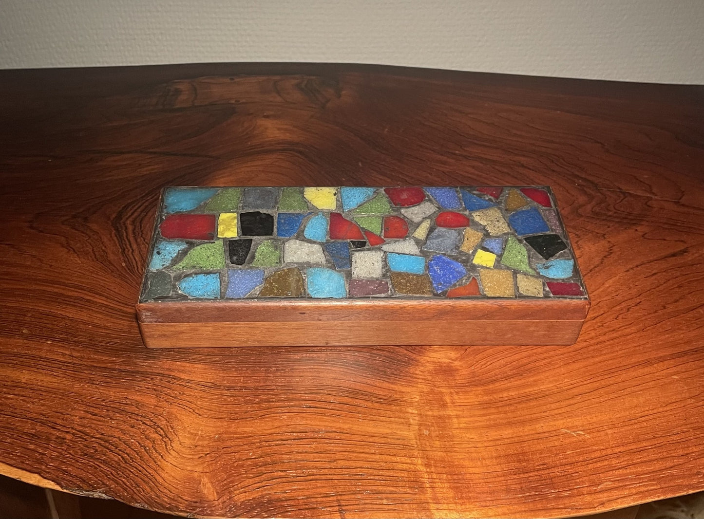 Flot mosaik box udført i teak - nr. 023000