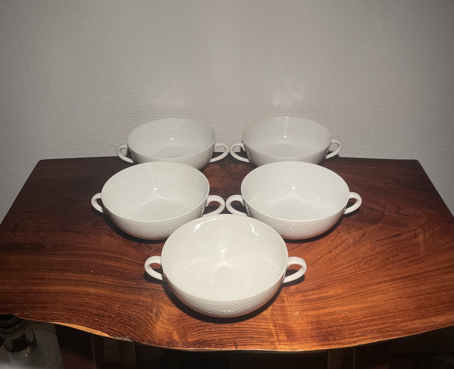 Axel Salto Bouillonkopper af porcelæn fra Royal Copenhagen - nr. 020080