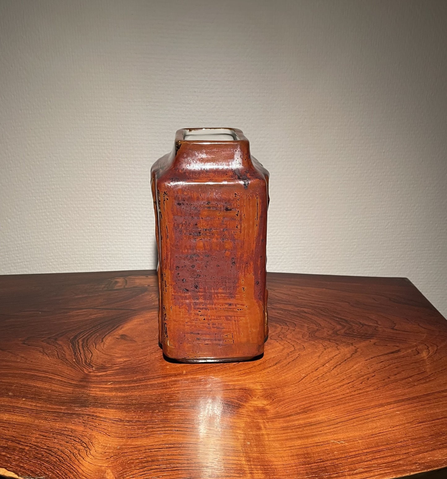 Beautiful Desiree stoneware vase - no. 040010