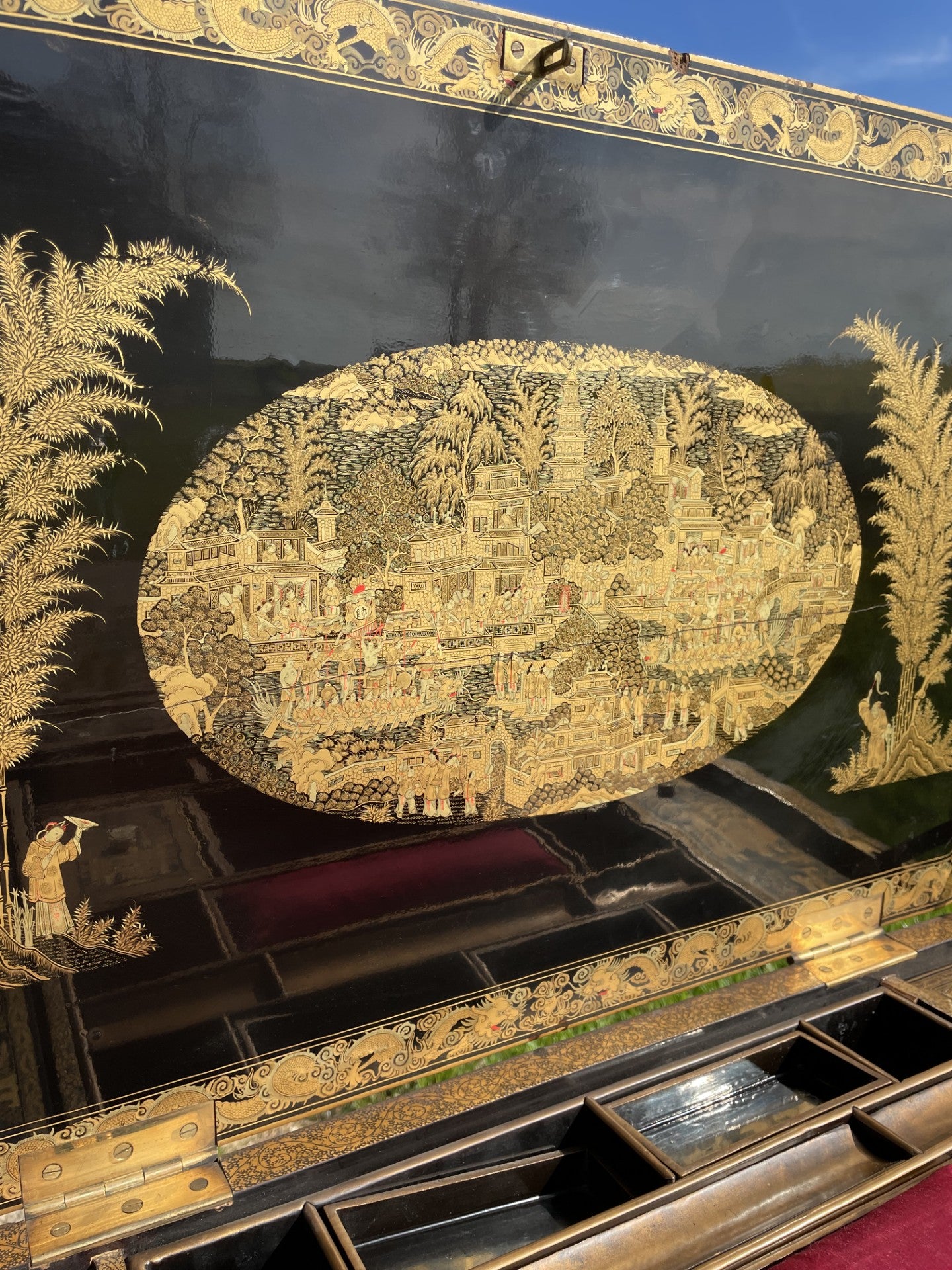 Beautiful antique 19th Century Chinese Gilt Lacquer Sewing Table - no. 018080