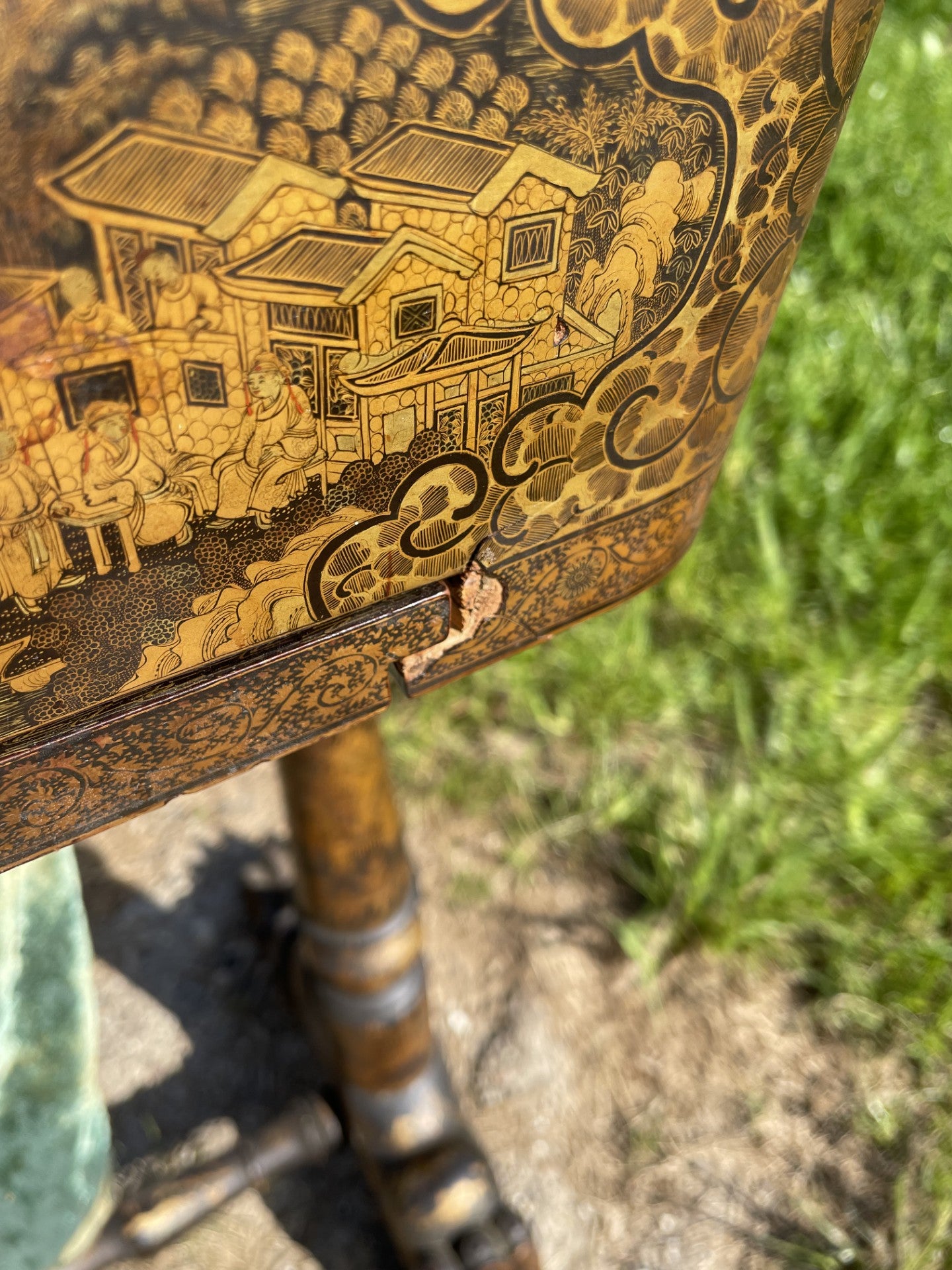 Beautiful antique 19th Century Chinese Gilt Lacquer Sewing Table - no. 018080