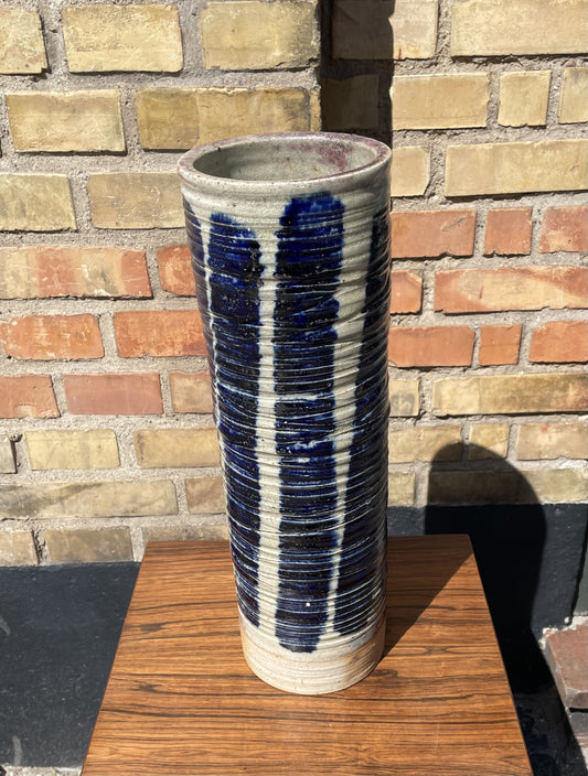 Large unique floor vase made of stoneware by Tue Poulsen - no. 018020