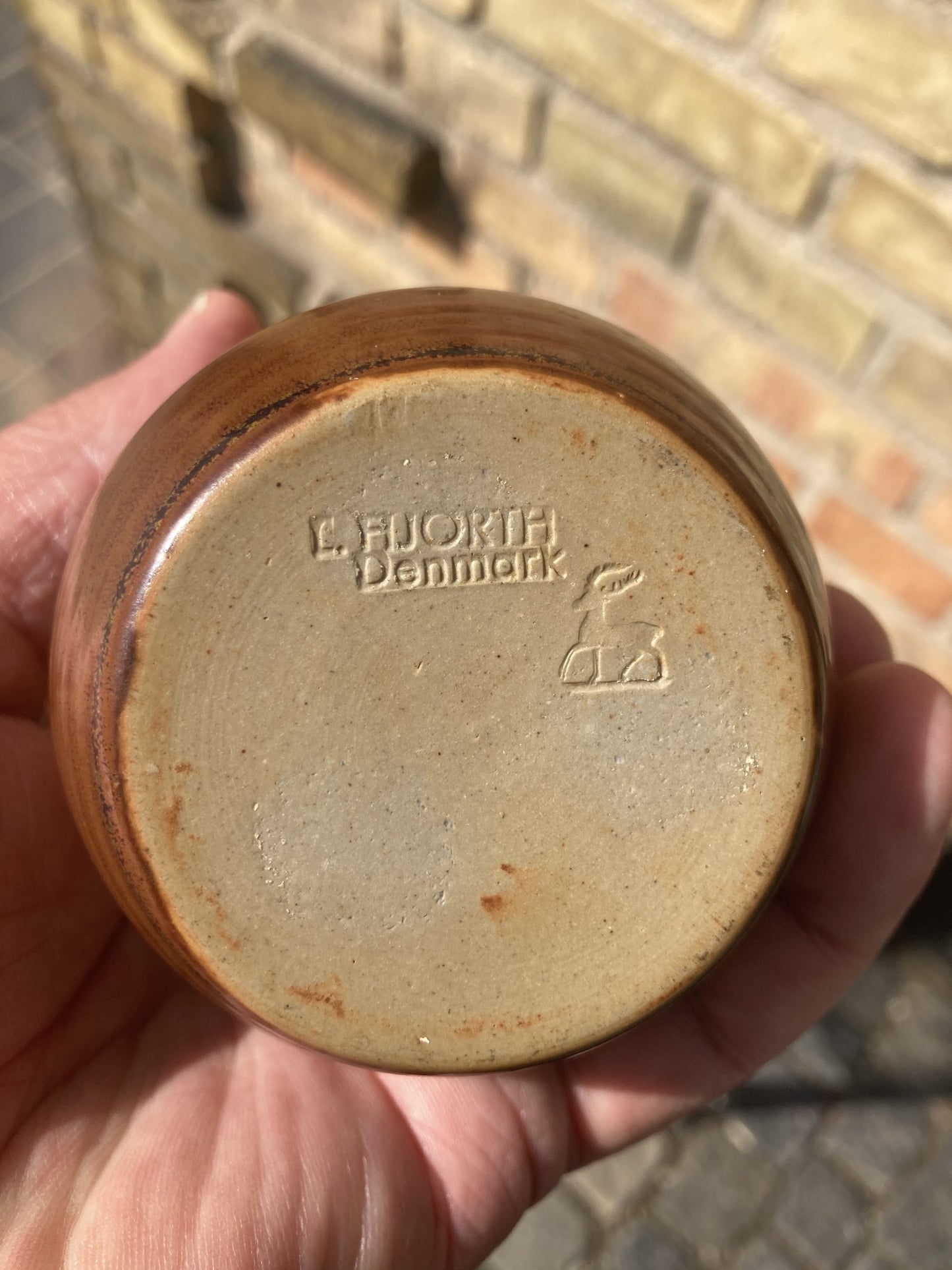 Flot stentøj vase fra L. Hjorth (Bornholm ) - nr. 0411