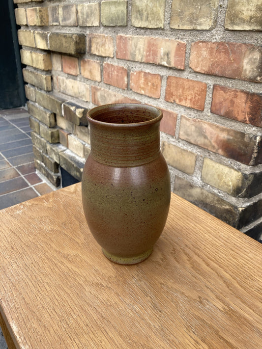 Nice stoneware vase from Michael Andersen - no. 0950