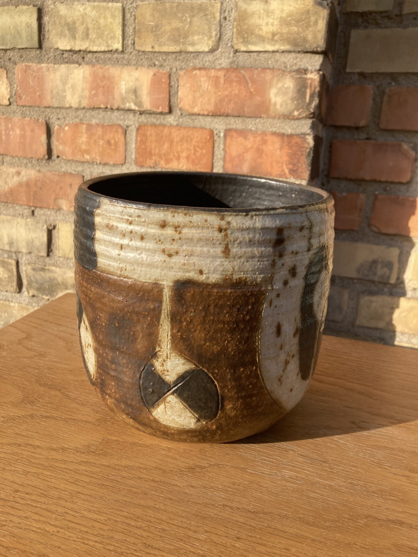 Beautiful stoneware jar from 1978 - no. 01002