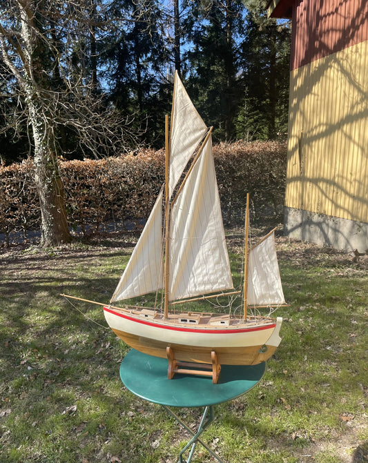 Flot stort model træskib med fine detaljer - nr- 625725