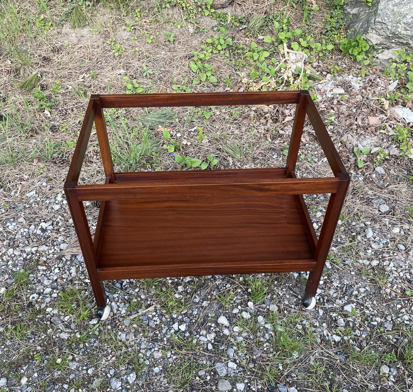 Flot Mahogni bakkebord på hjul - nr. 325350