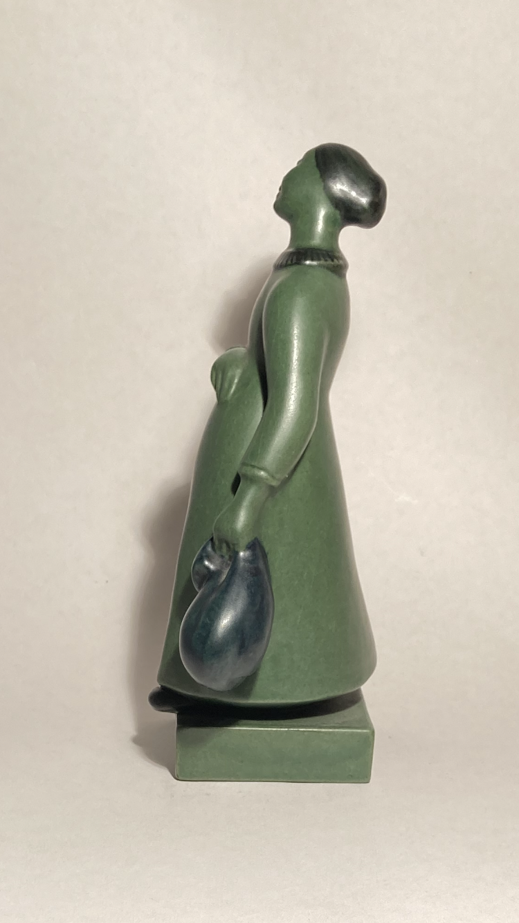Flot Georg Thylstrup (1884-1930) keramik figur fra P. Ipensens Enke - nr. 01389