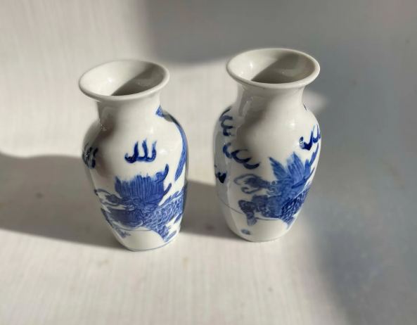 Two Oriental blue and white flowered ceramic Silveriski vase