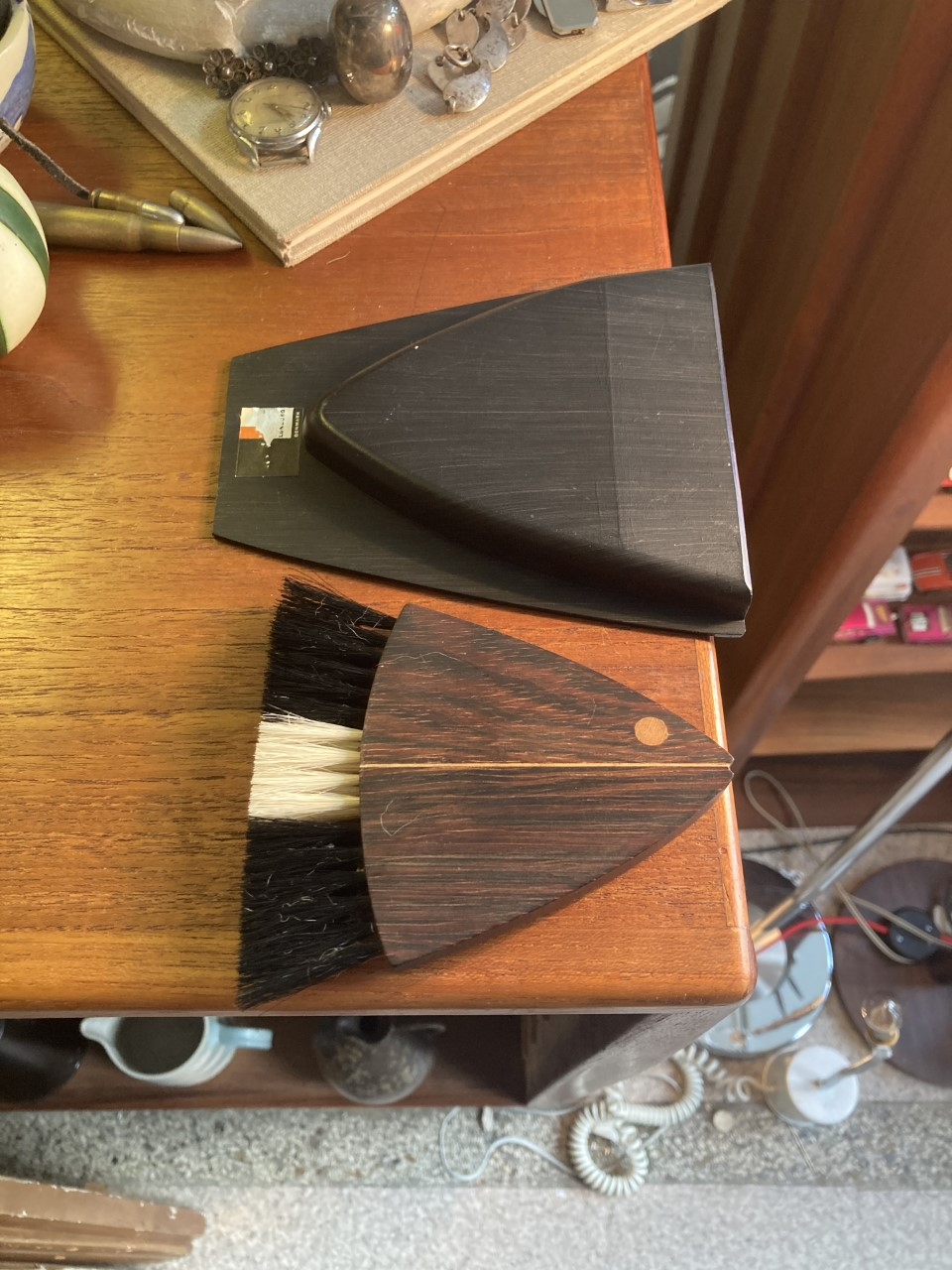 Fin lille fejebakke i Palisander fra Lauritz Lønborg