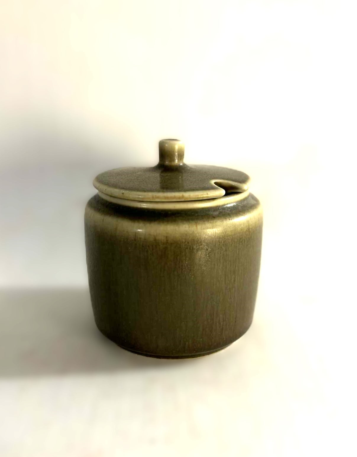 パルシュース石器のマーマレード瓶、緑の野ウサギの毛皮釉薬で作られた、デンマーク、1960年代