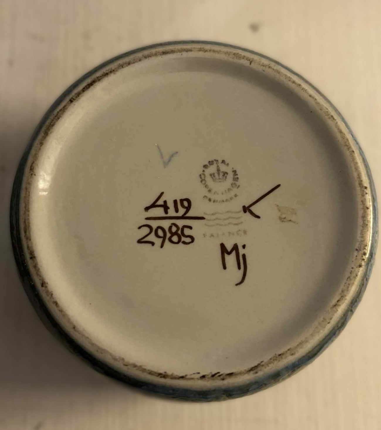 Aluminia Royal Copenhagen, Marianne Johnson lidded bowl faience - no. 85454550