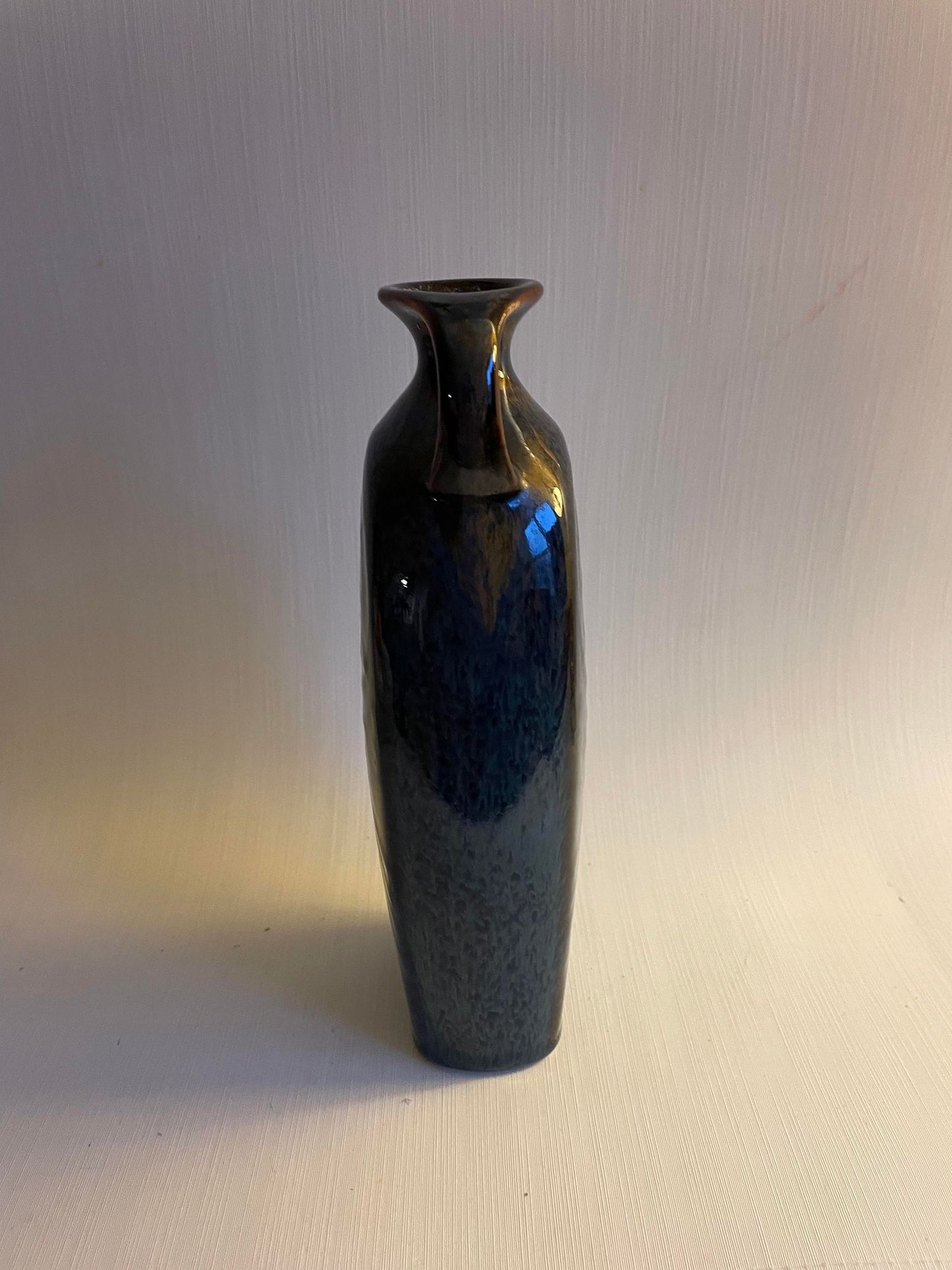 Smuk Rörstrand kande i blå glasur, design af Carl-Harry Stålhane - nr. 989