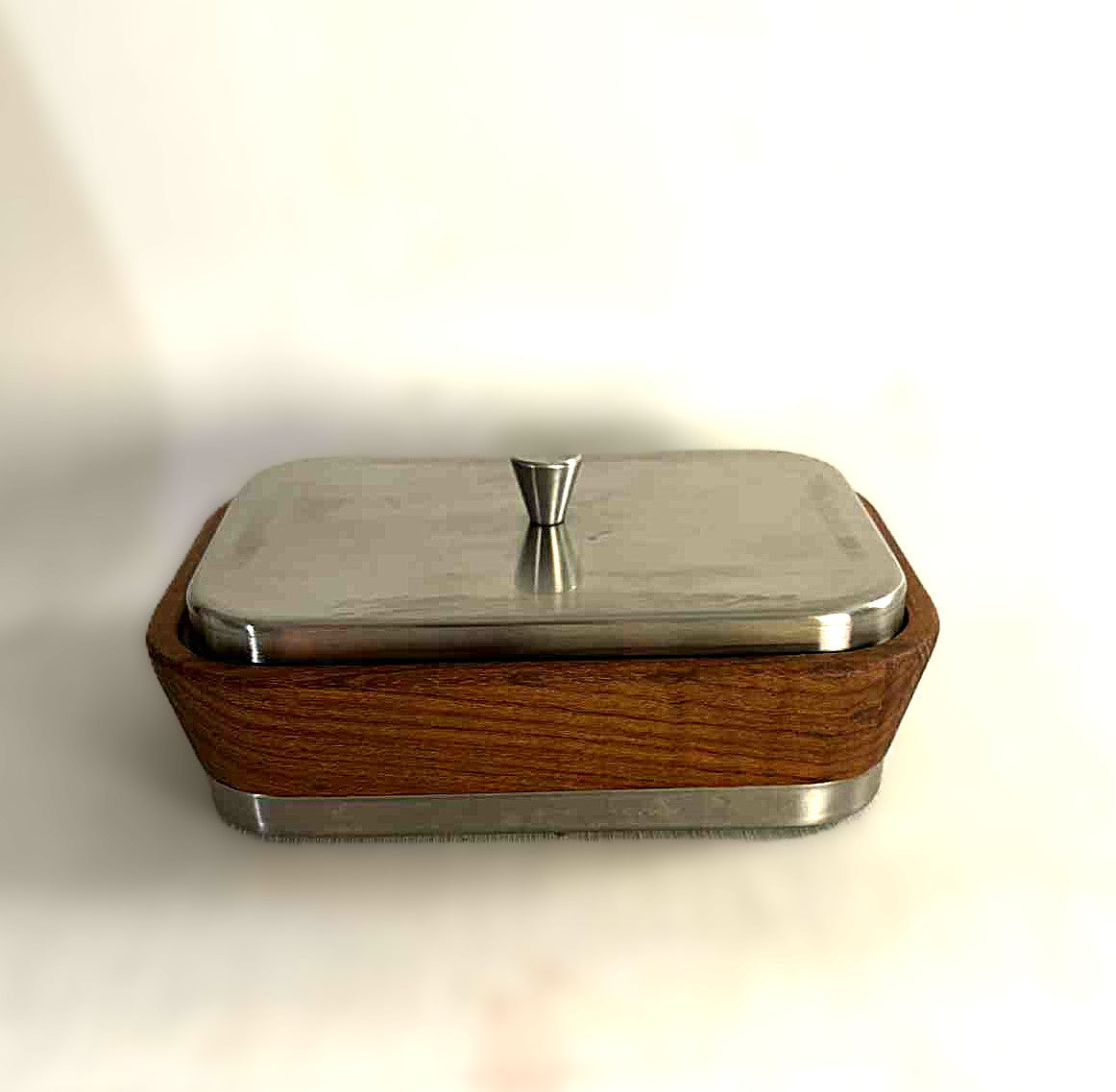 トリップトラップデンマークのチーク材とステンレススチールを使用したエレガントなバターディッシュホルダー