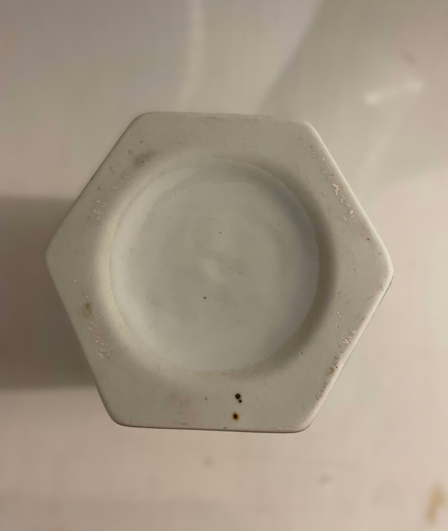 Vintage Chinese porcelain vase with blue and white motifs - no. 09555