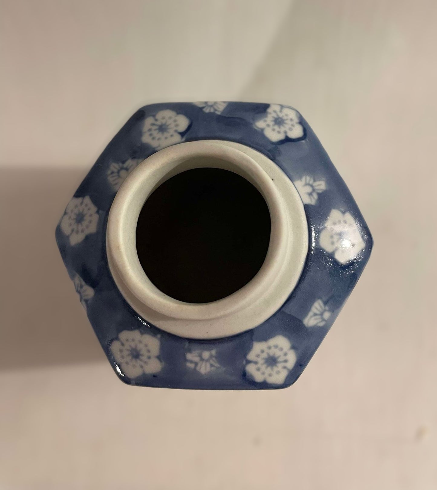 Vintage Chinese porcelain vase with blue and white motifs - no. 09555