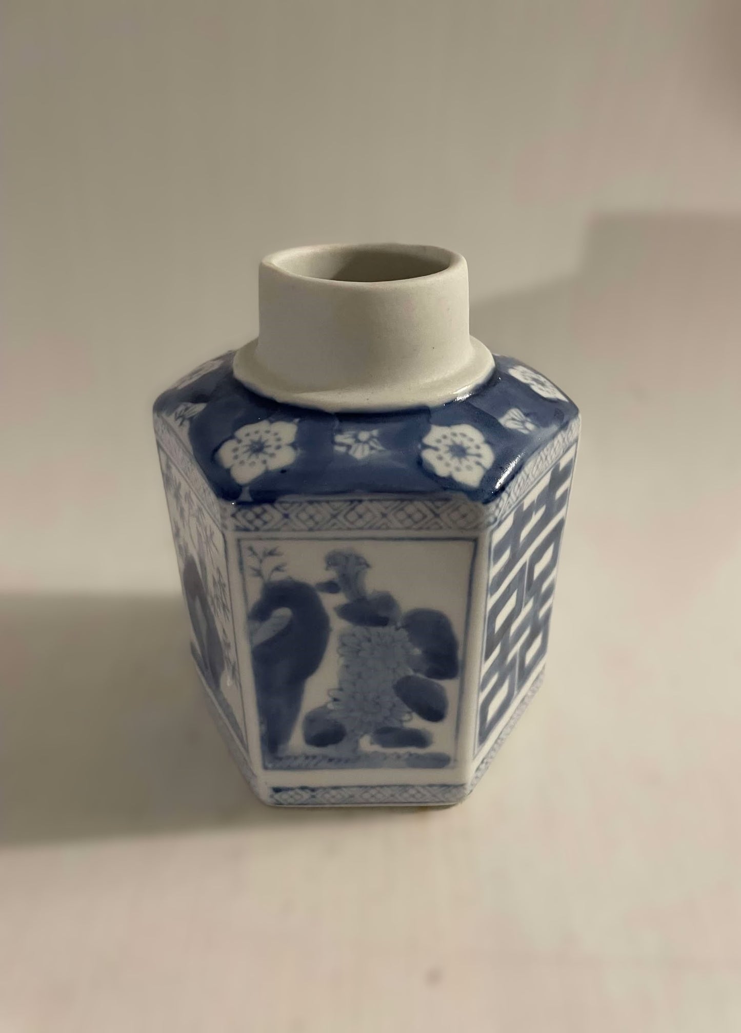 Vintage Chinese porcelain vase with blue and white motifs - no. 09555