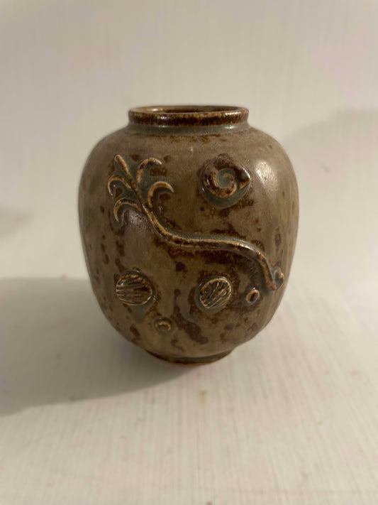 Spherical stoneware vase modeled with seashells and phytoplankton in relief - no. 0560